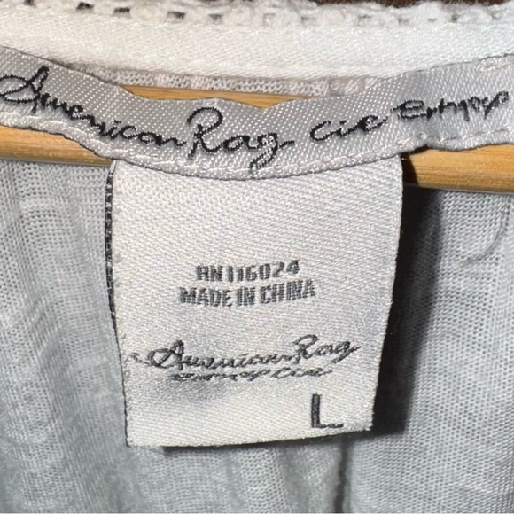 American Rag Cie Women’s White Cropped Long Sleeve - Picture 6 of 7